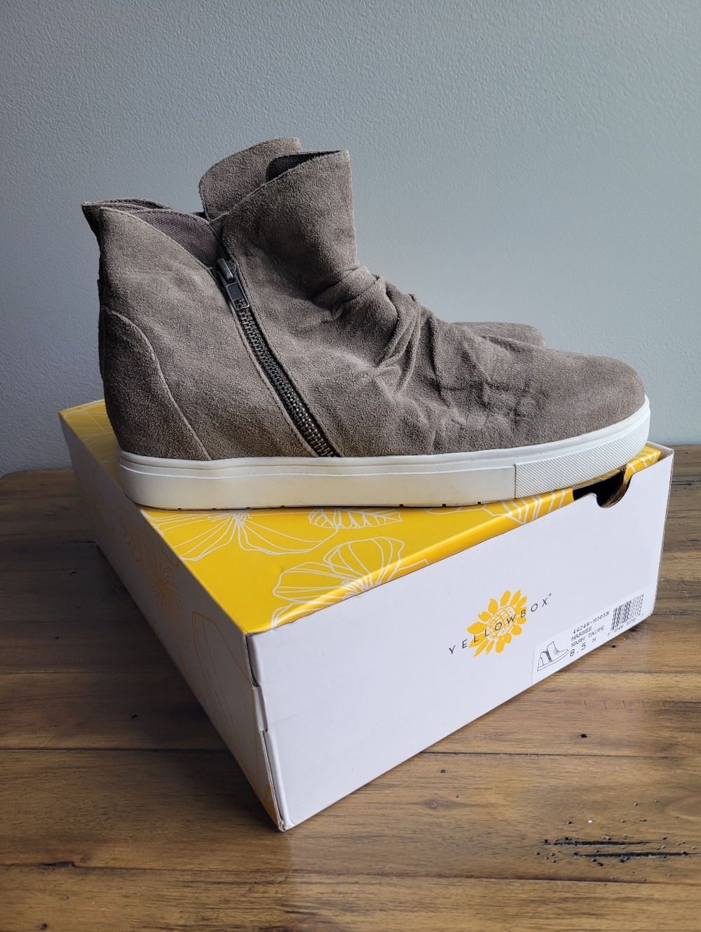 Yellow Box Womens Size 8.5 Marbee Warm Taupe Sneaker